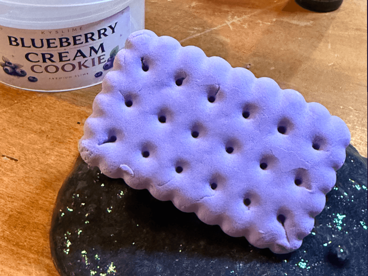 Blueberry cream cookie